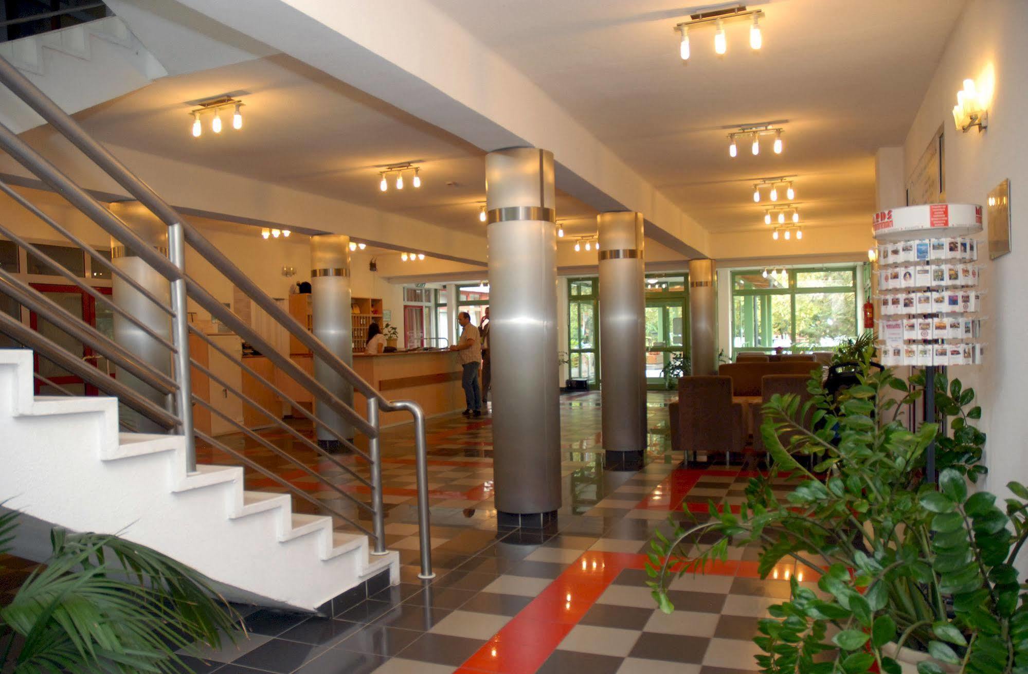 Sport Hotel Debrecen Exteriör bild